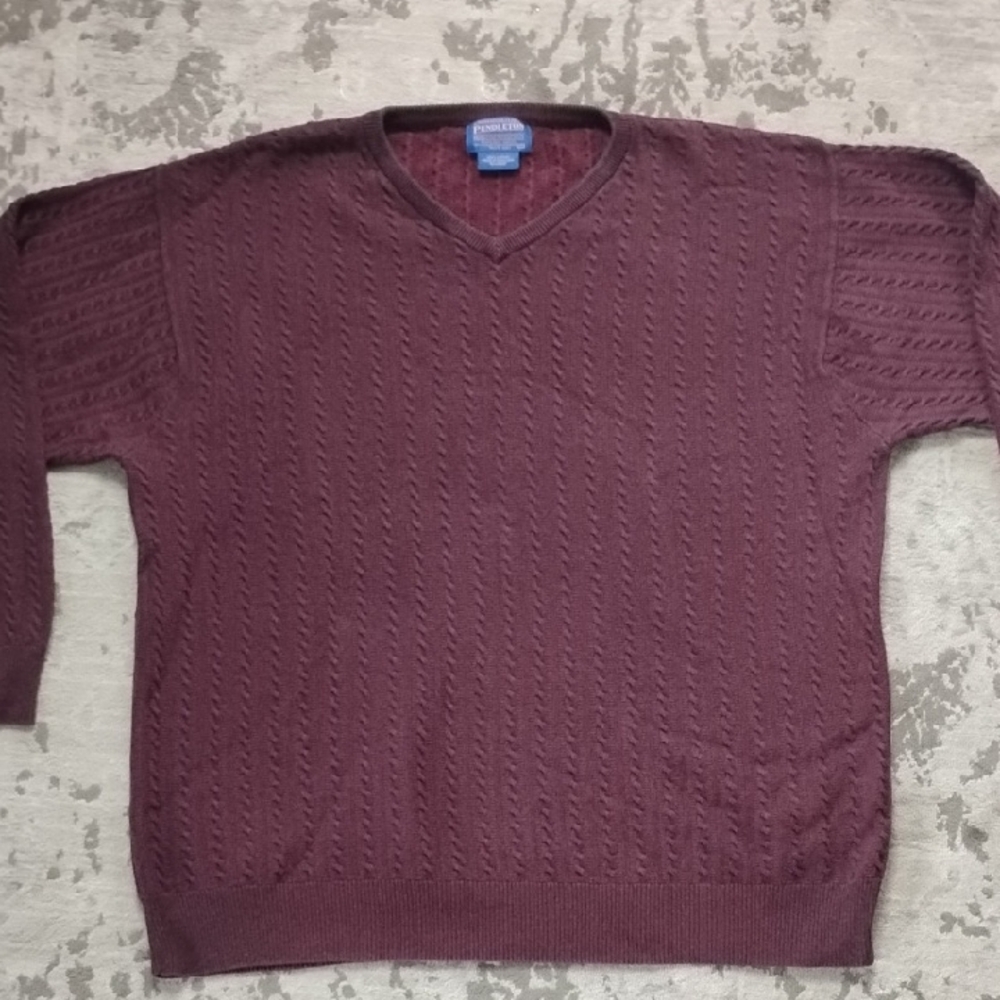 Pendleton Men's V-Neck Sweater in Rich Burgundy
